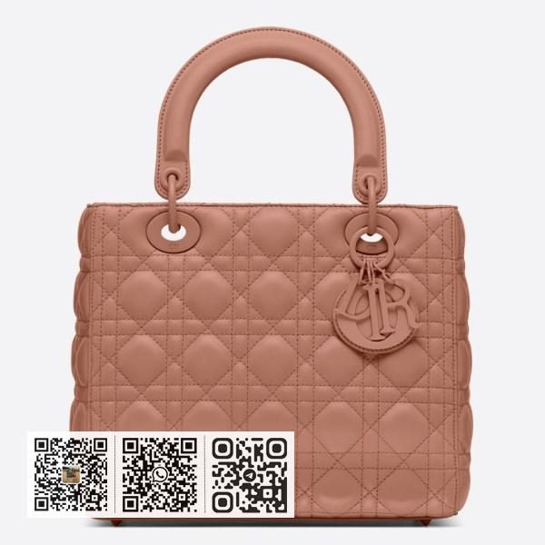 Dior 中 Lady Dior 粉末超雾面小牛皮手袋