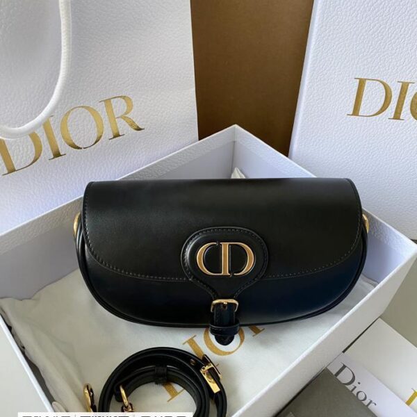 Dior &8211; 月牙包