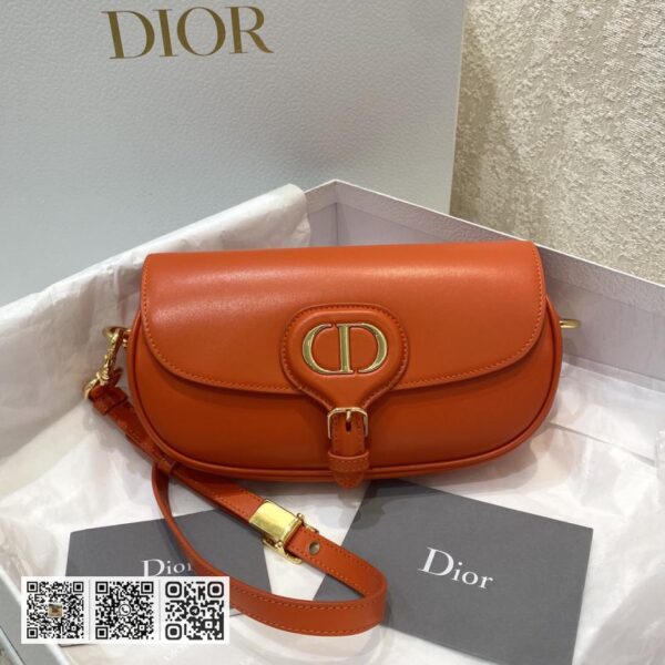 Dior &8211; 月牙包