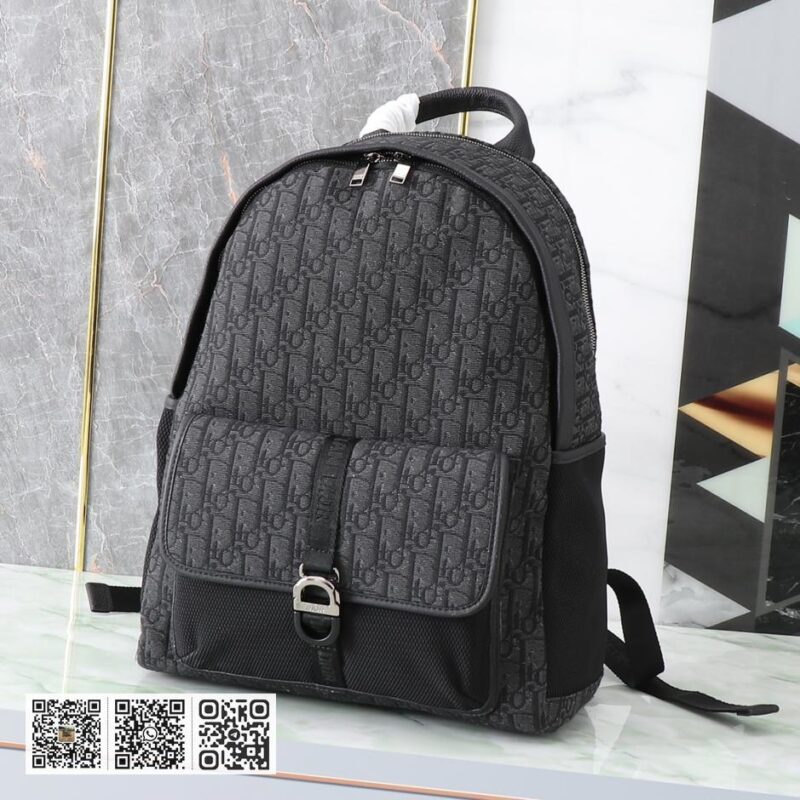 Dior 8 双肩背包