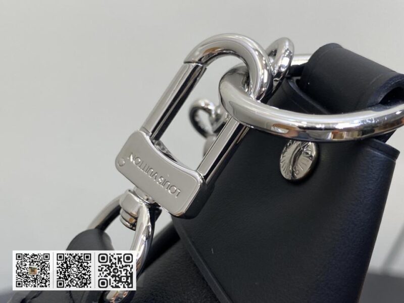 LV M11267黑色全皮 链条月亮包系列 - Image 4