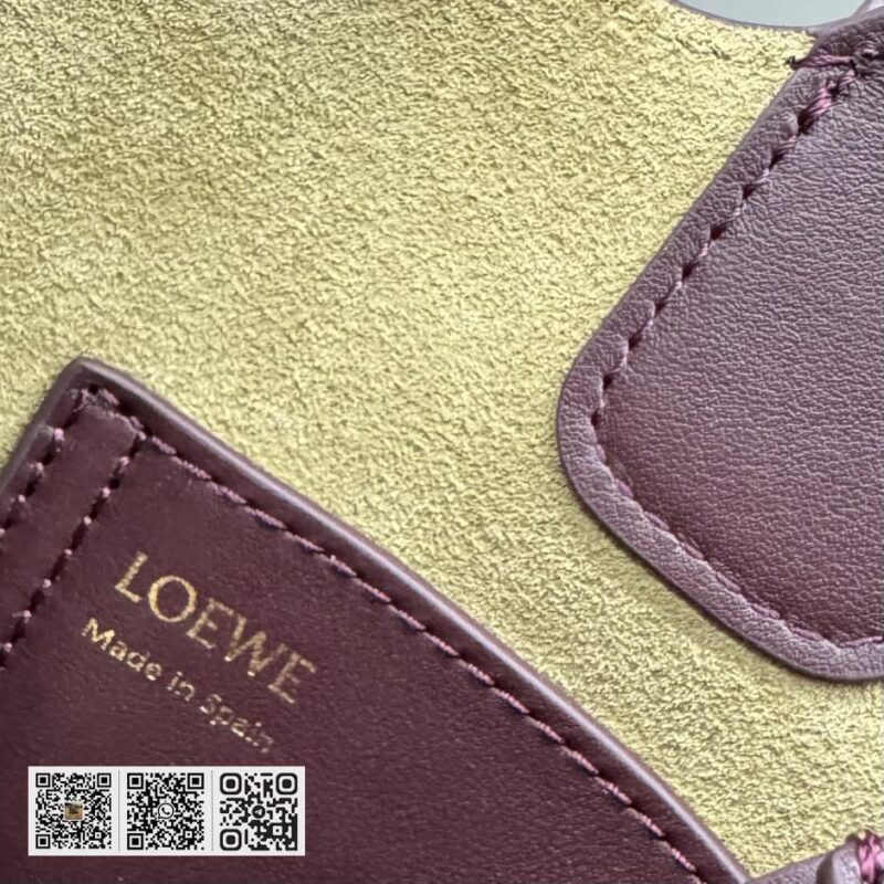 Loewe mini水桶包 - Image 10
