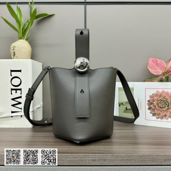 Loewe mini水桶包