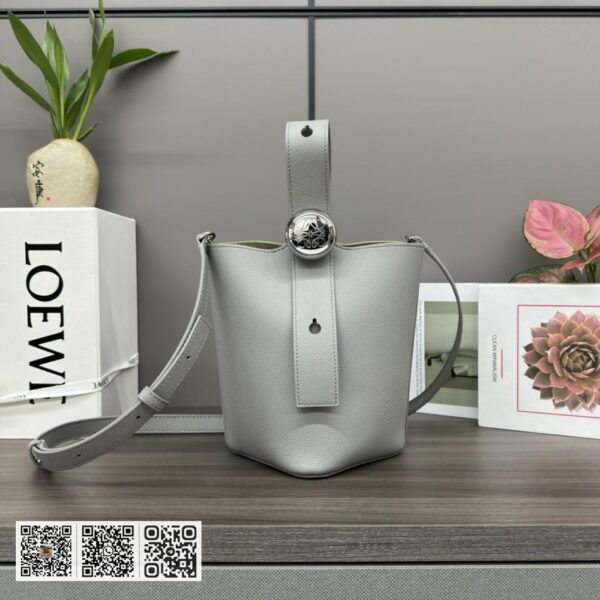 Loewe mini水桶包