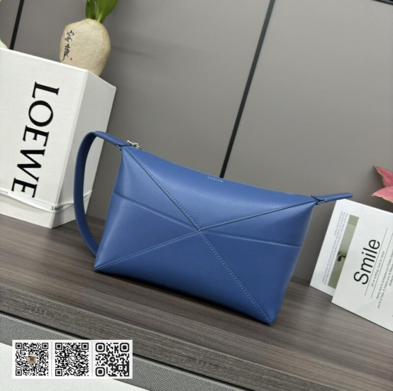 Loewe 亮面 盥洗包 - Image 2