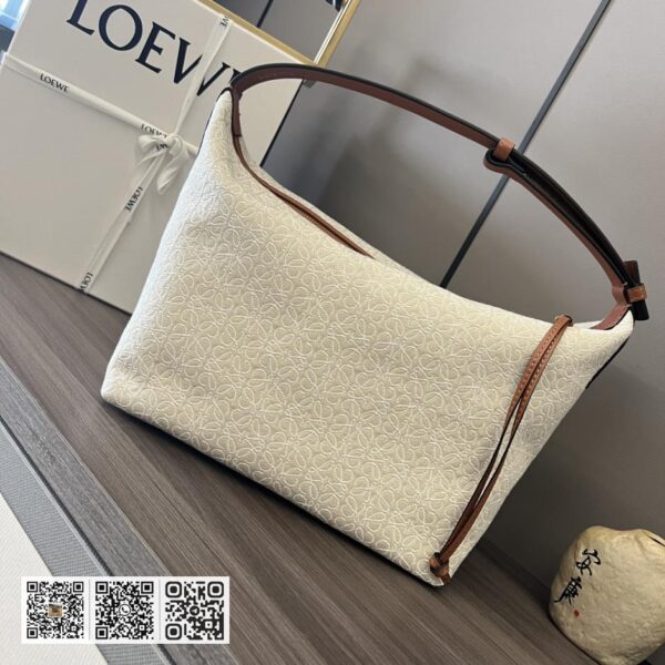 Loewe Cubi 字谜