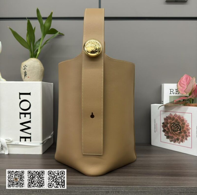 Loewe 中型水桶包