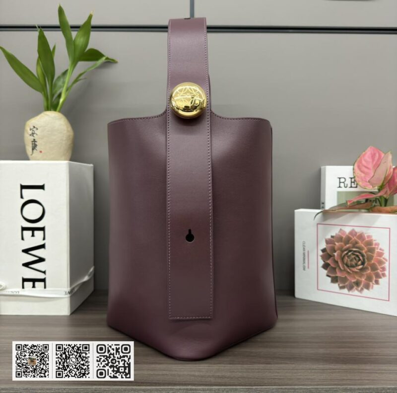 Loewe 中型水桶包