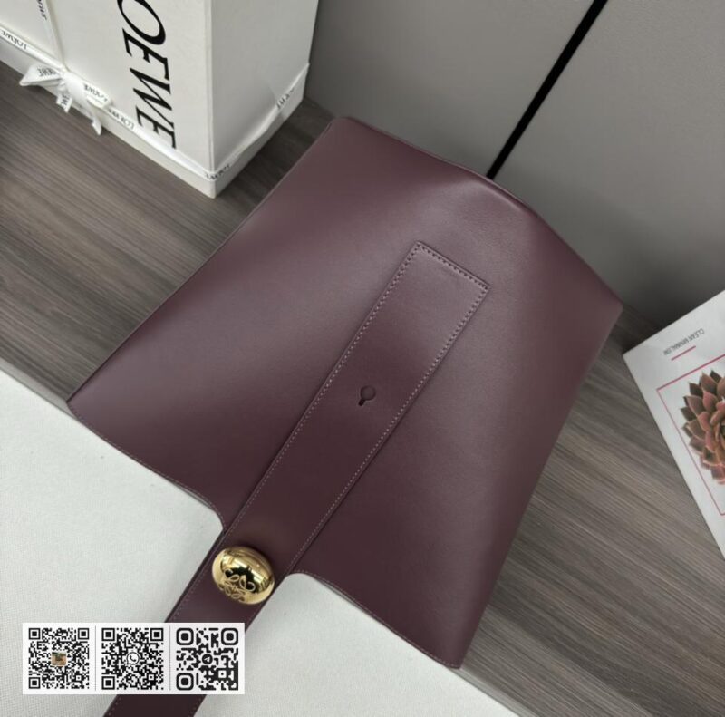Loewe 中型水桶包 - Image 6