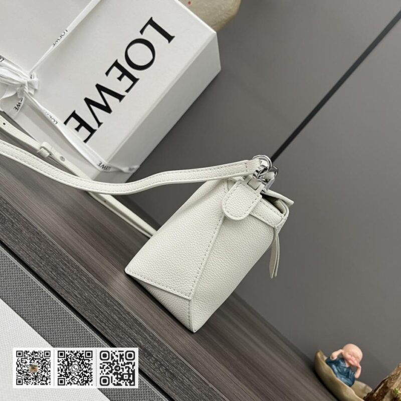 Loewe PuzzleEdge 罗意威 PuzzleEdge - Image 3