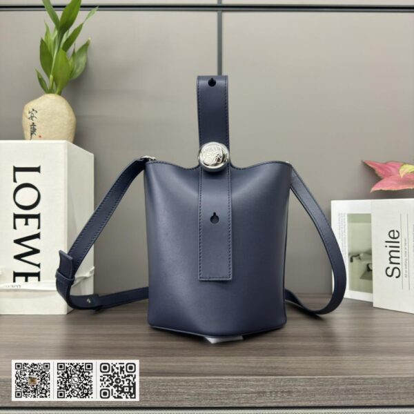 Loewe mini水桶包