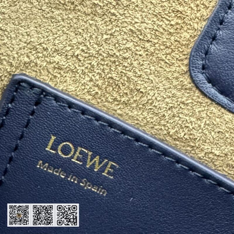 Loewe mini水桶包 - Image 10