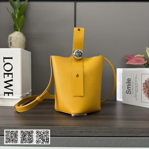 Loewe mini水桶包