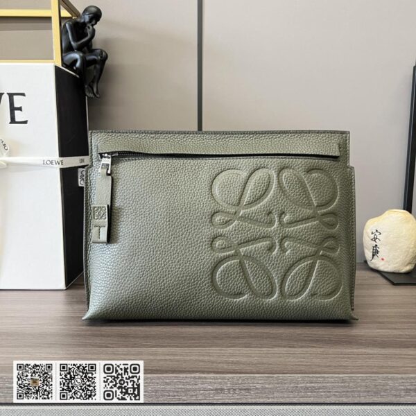 Loewe粒面T pouch