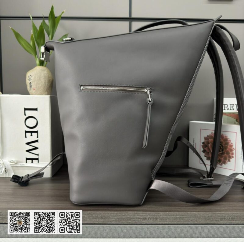 Loewe大号多功能背包 - Image 8