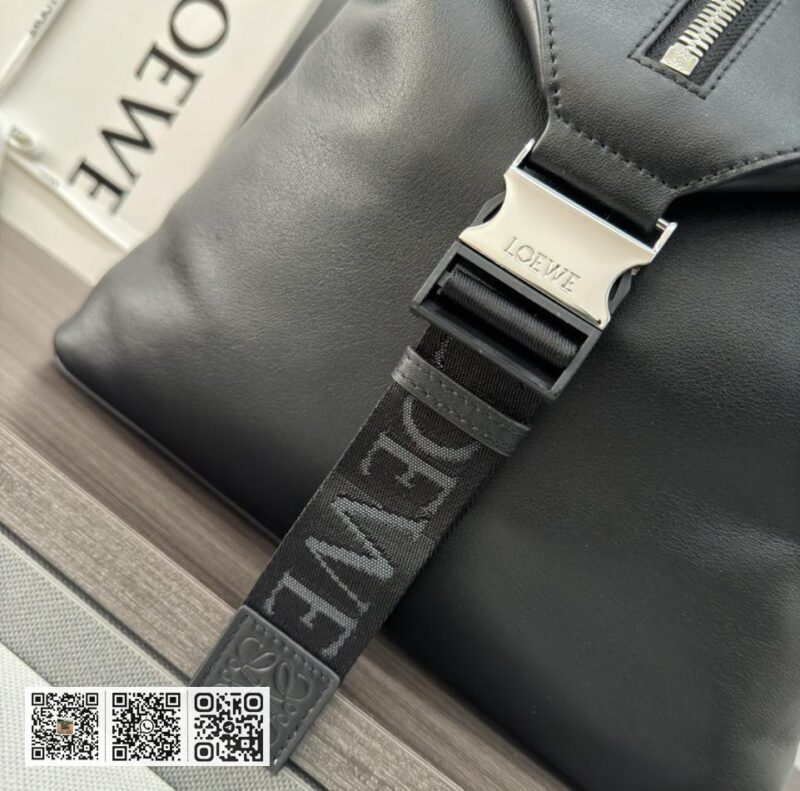 Loewe大号多功能背包 - Image 5