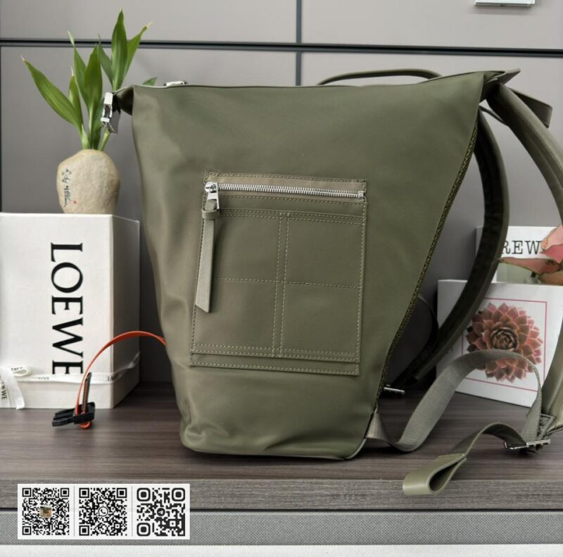 Loewe大号多功能背包 - Image 8