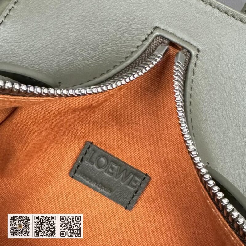 Loewe大号多功能背包 - Image 10