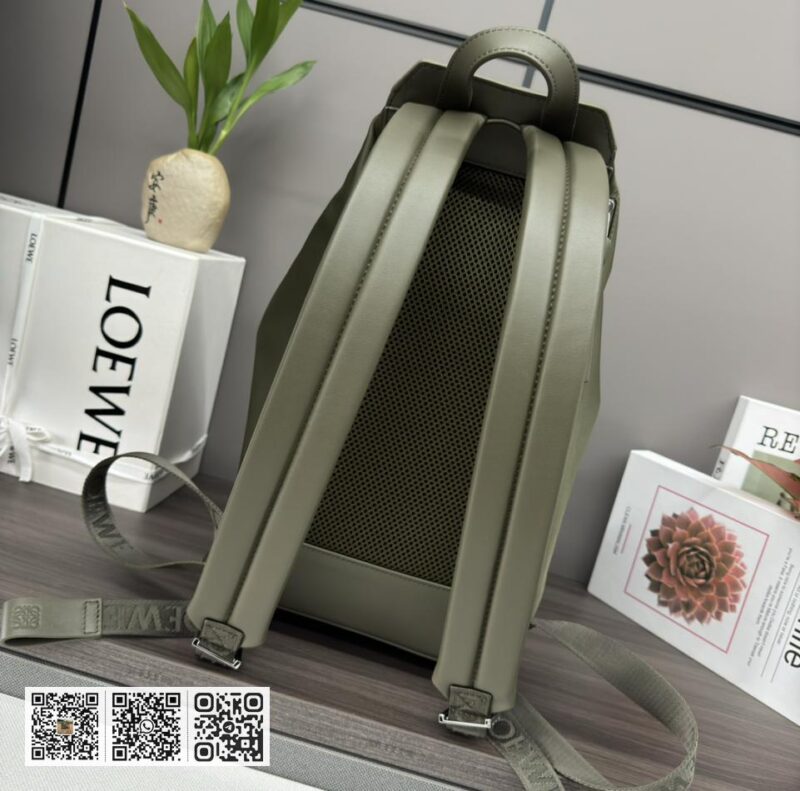 Loewe 小号经典背包 - Image 4