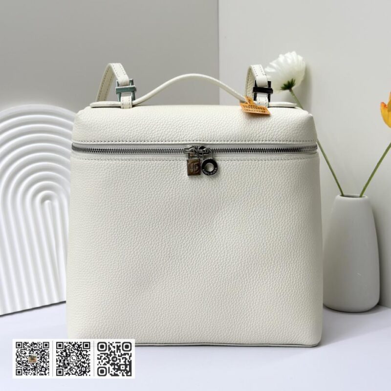 Loro Piana 嫩白色