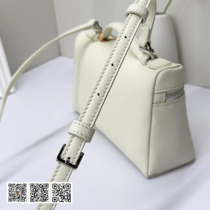 Loro Piana 嫩白色 - Image 6