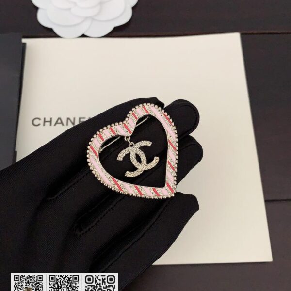 Chanel 双色粉红大爱心胸针