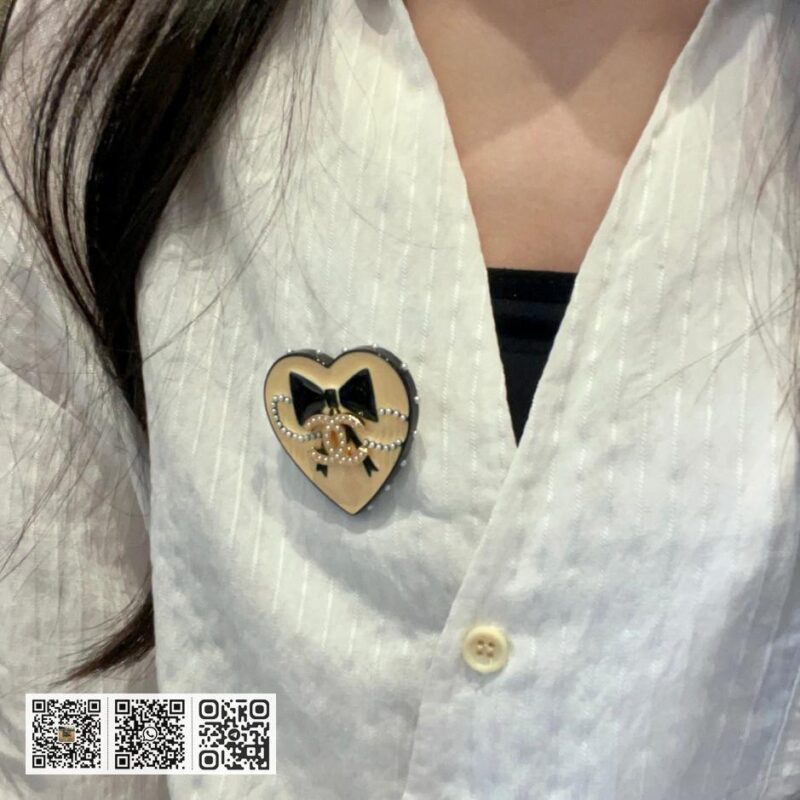 Chanel 蝴蝶结双C胸针 - Image 8