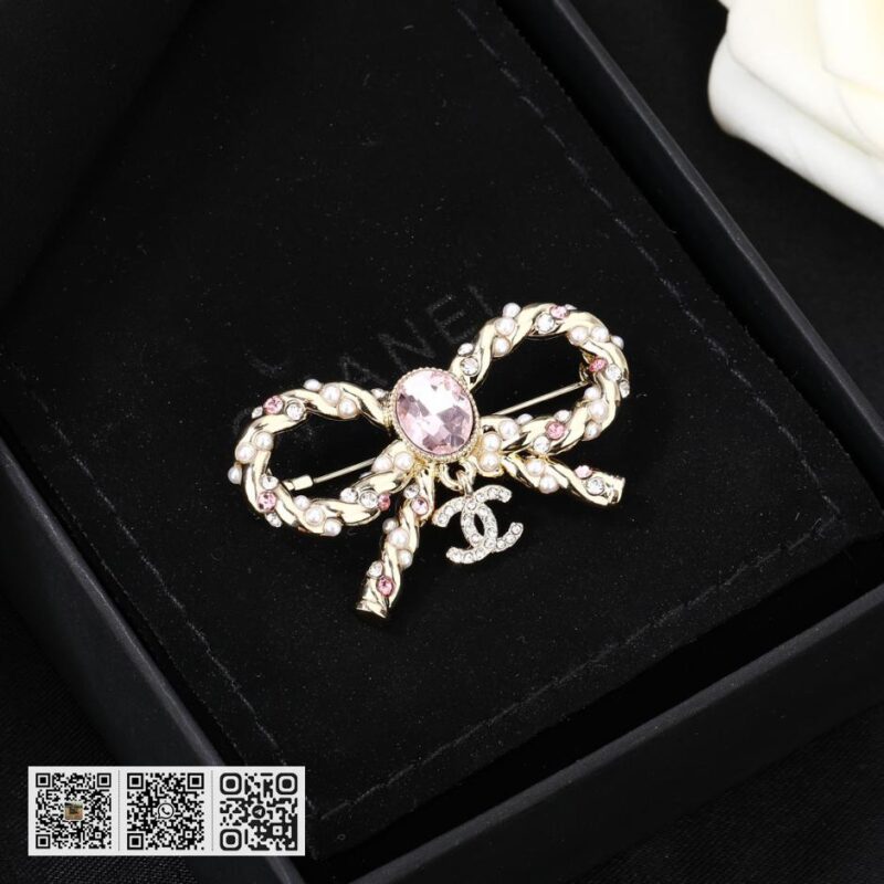 Chanel 秋冬 钻石 粉红双C胸针 - Image 8
