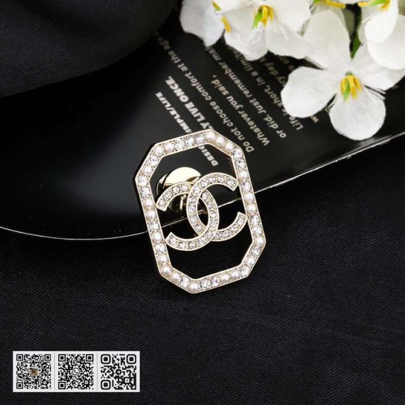 Chanel 秋冬 钻石 双C胸针 - Image 6