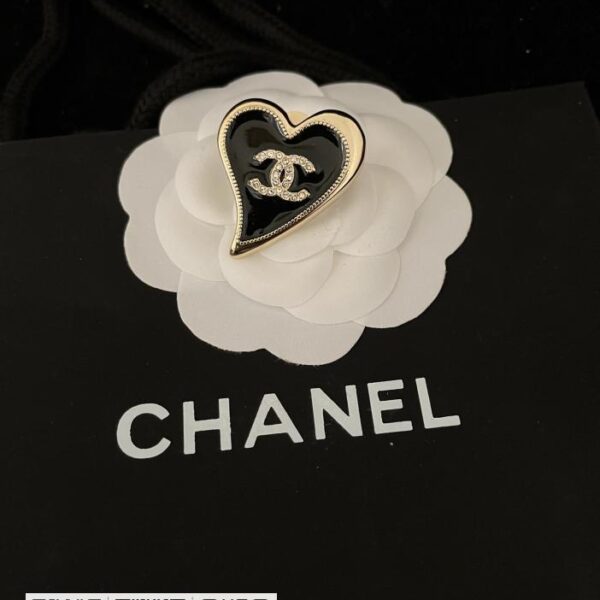 Chanel 爱心黑色滴油胸针 一致ZP材质