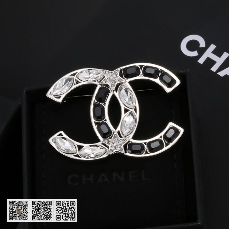 Chanel 拼色 黑水晶cc胸针