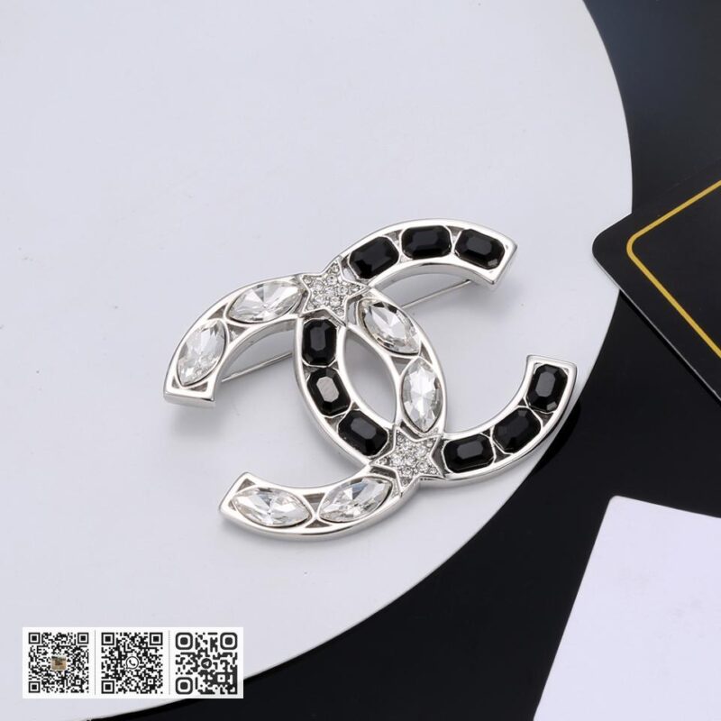 Chanel 拼色 黑水晶cc胸针 - Image 2