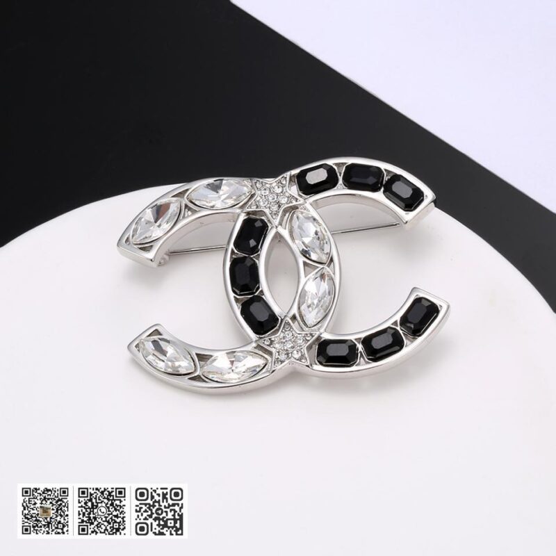 Chanel 拼色 黑水晶cc胸针 - Image 3