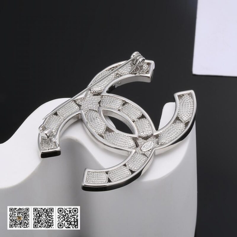 Chanel 拼色 黑水晶cc胸针 - Image 4