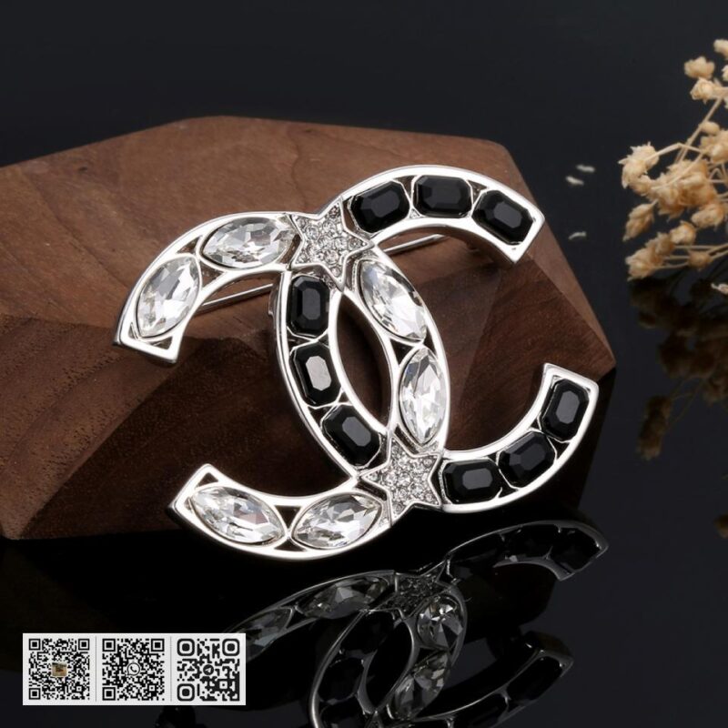Chanel 拼色 黑水晶cc胸针 - Image 6