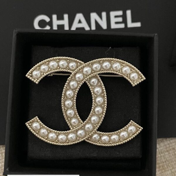 Chanel 珍珠胸针