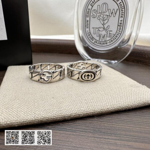 Gucci 互扣g黑珐琅戒指