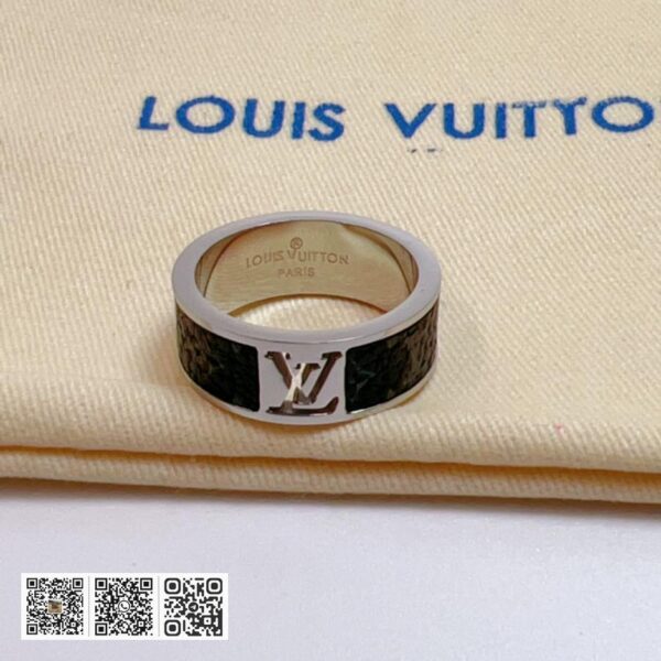 LV 贴皮字母戒指