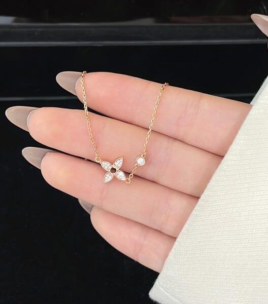LV Blossom系列项链