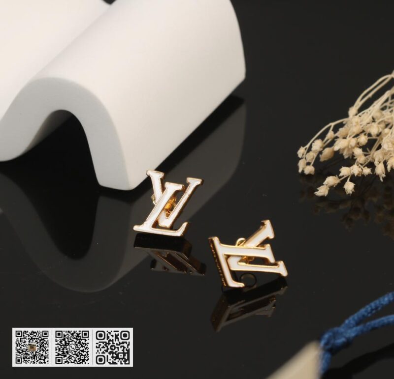 LV 滴油字母耳钉 - Image 4