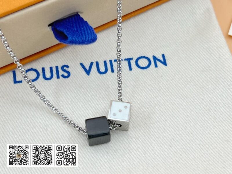 LV GAMBLING DICE 项链 - Image 3