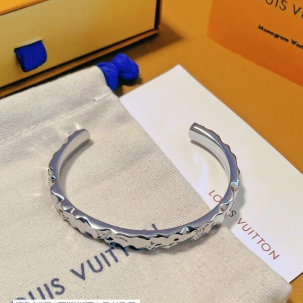 LV Monogram Carved套装