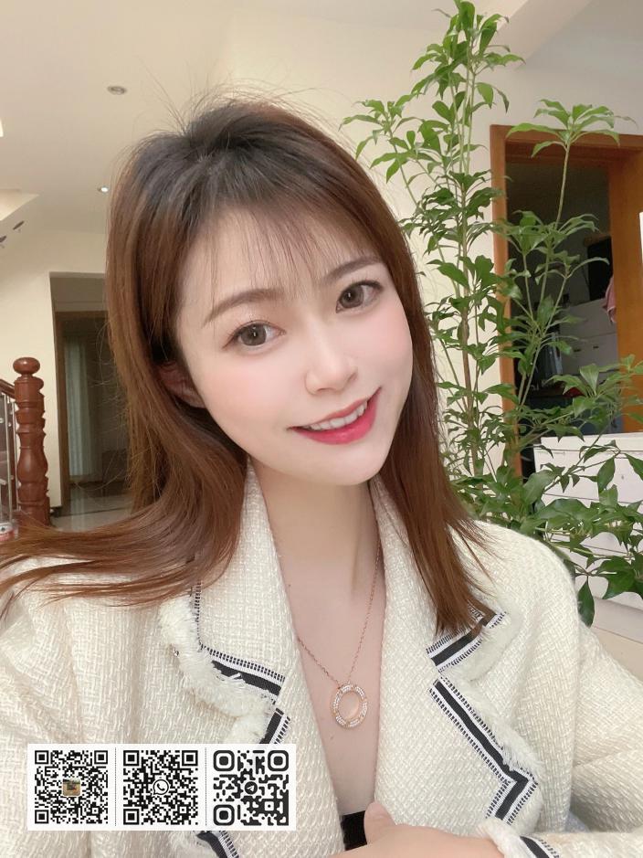 Cartier Love系列满天星大饼项链 - Image 9