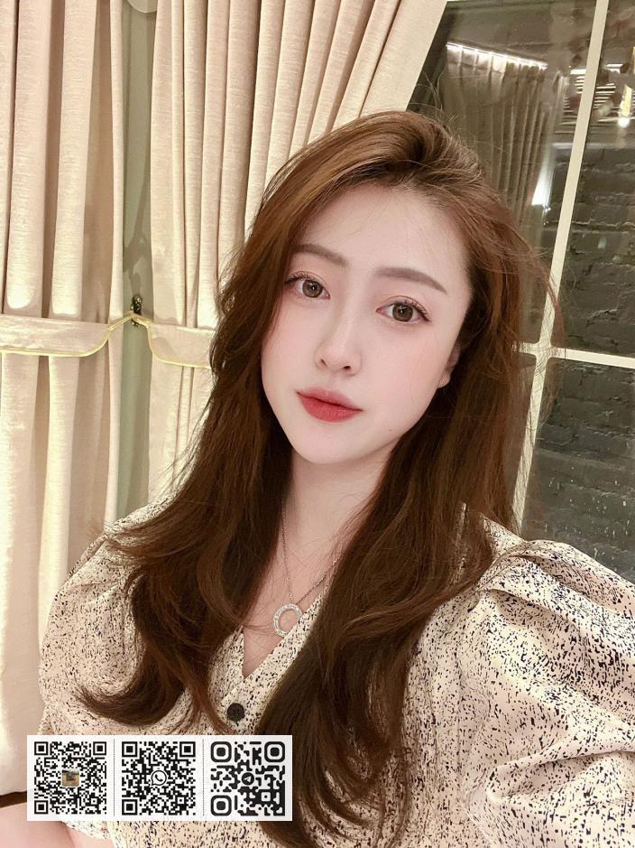 Cartier Love系列满天星大饼项链 - Image 9