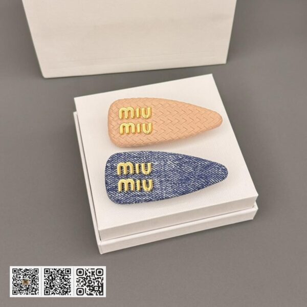 Miu Miu糖果色发夹
