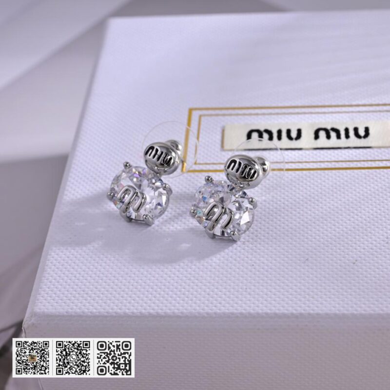 Miu Miu字母耳环 - Image 5
