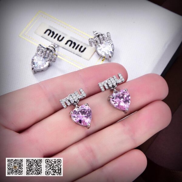 Miu Miu字母耳环