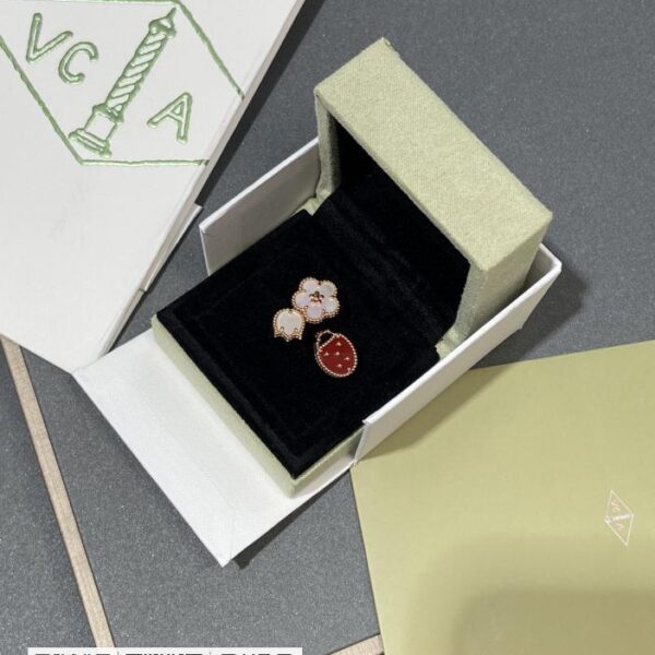 顶级版 Van Cleef &038; Arpels Lucky Spring系列戒指
