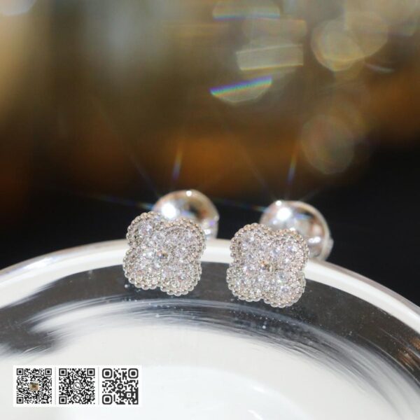 顶级版 Van Cleef &038; Arpels mini满钻四叶草耳钉