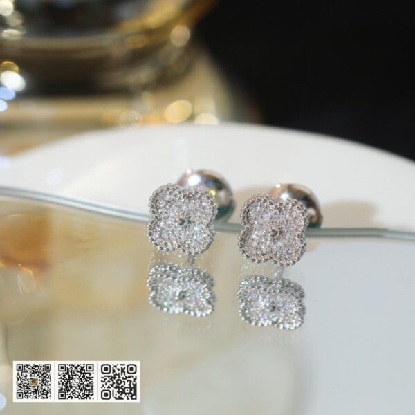 顶级版 Van Cleef &038; Arpels mini满钻四叶草耳钉